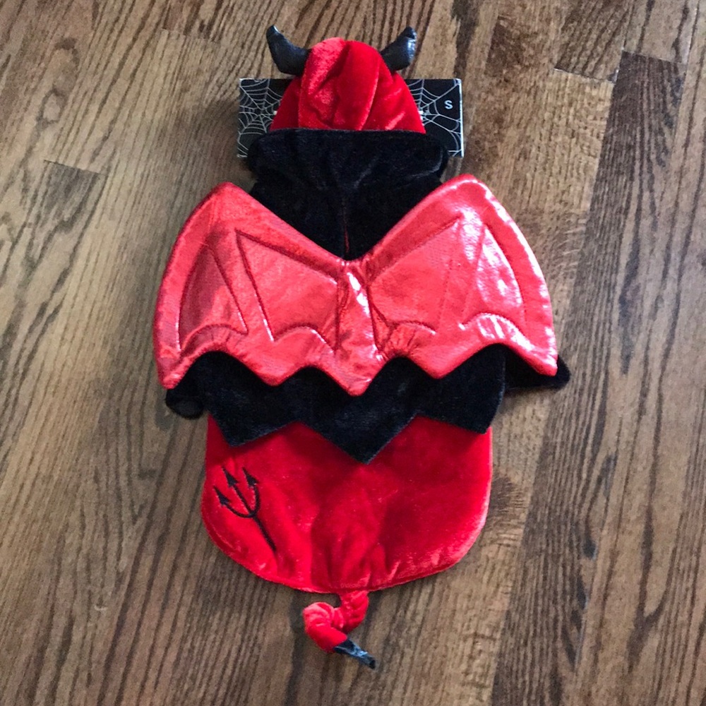 NWT, Tucker & Ace Devil Dog Costume.